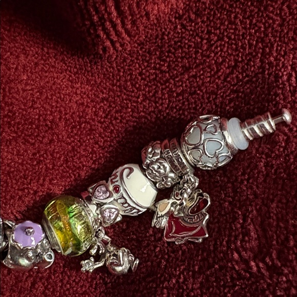 Pandora bracelet with Disney themed charms - Picture 14 of 14